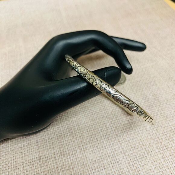 Silver Etched Pull Apart Style Bangle - Picture 3 of 3